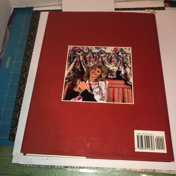 The Complete Book of Curtains and Drapes - Picture 2 of 11